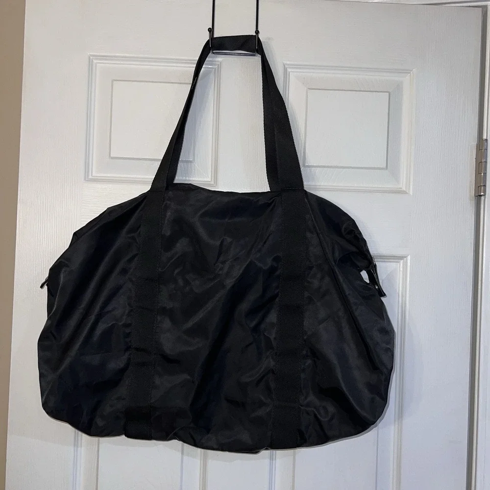 Victorias Secret London Fashion Show 2014 Black Tote Duffle Bag Hologram w/Pouch